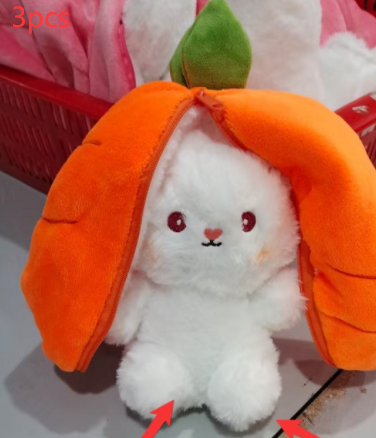 Wanghong Cute se transforma en un muñeco de peluche de conejo de fresa