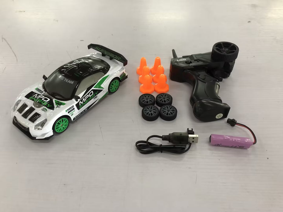 2.4G Drift Rc Car 4WD RC Drift Car Toy télécommande GTR modèle AE86 véhicule voiture RC voiture de course jouet pour enfants cadeaux de noël