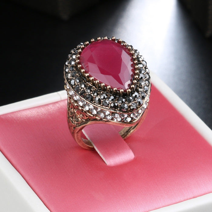 Exquisite Ladies Ring