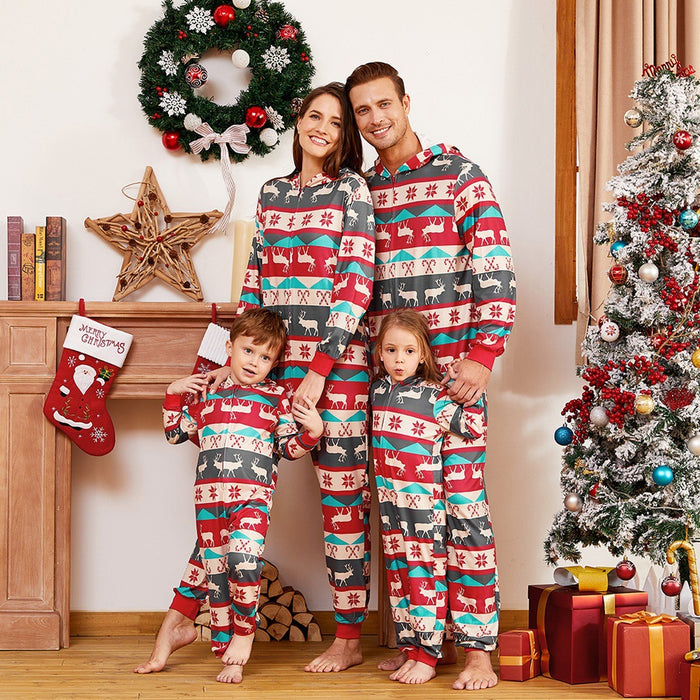 Traje navideño para padres e hijos.